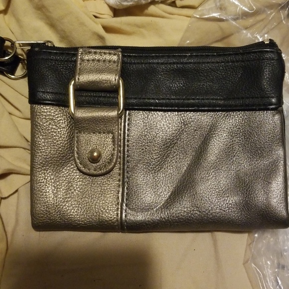 Steve Madden Mettalic Wristlet Wallet - Picture 1 of 3